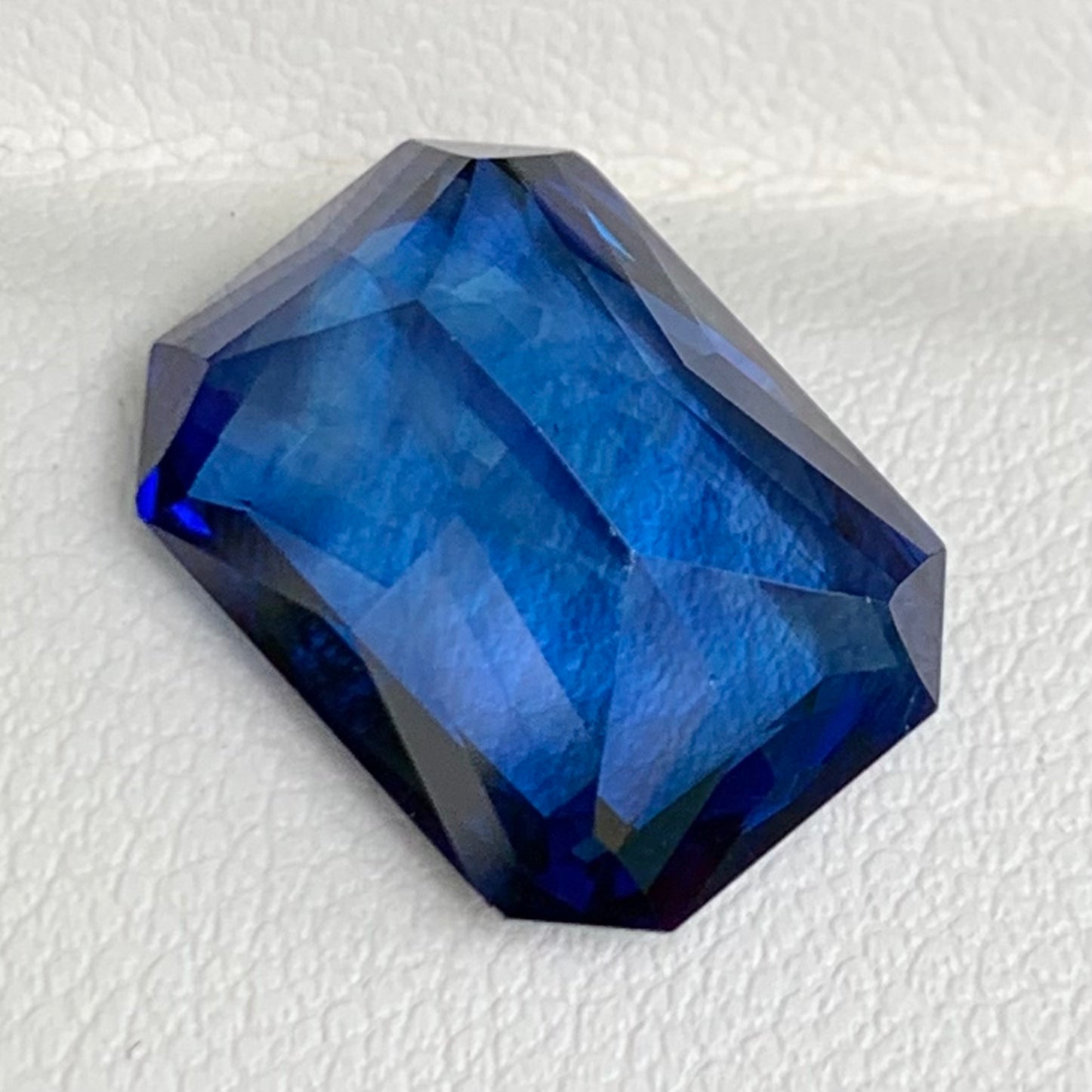 Natural Blue Sapphire – 10.90 Carats - GRS Certified - (H)