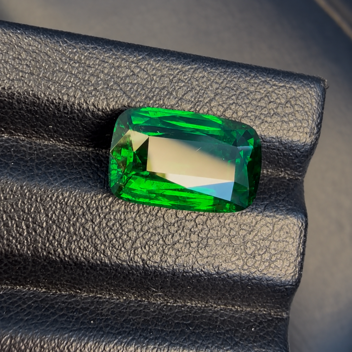 Natural Kijani Green Tsavorite Garnet – 5.35 Carats - Merelani Hills, Tanzania - Exceptional Color - Bellarephone Certified